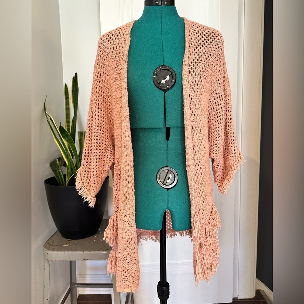American Eagle Fringe Open Cardigan Kimono Sleeves Sz Medium Crochet Knit Pink